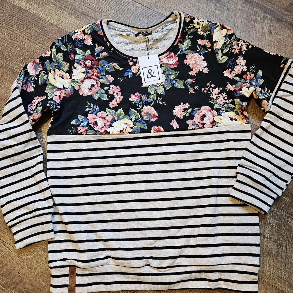 Ampersand Ave Pull Over Womens Hoodie